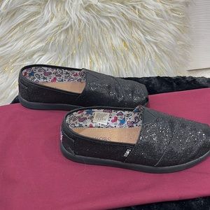 Sketchers BOB kids size1 slip on sneakers. Sparkly black.